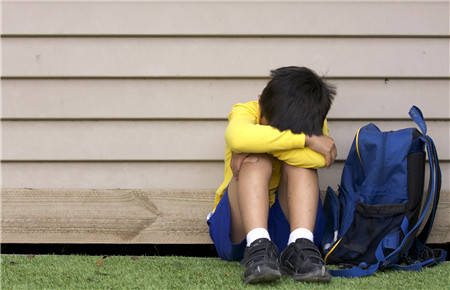 13歲男孩不上學怎么辦