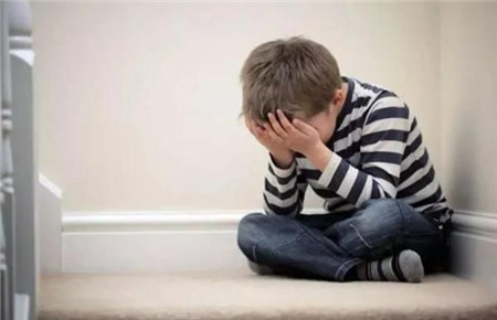 孩子很自卑怎么辦啊