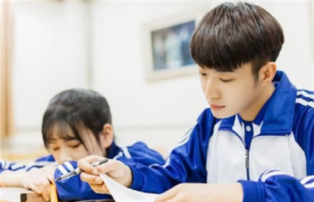 發現讀初中的孩子談戀愛了要怎樣處理