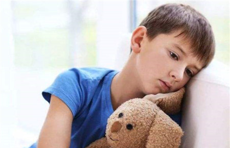 9歲男孩性格內向膽小怎么辦