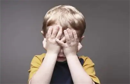 十歲孩子自私任性怎么教育