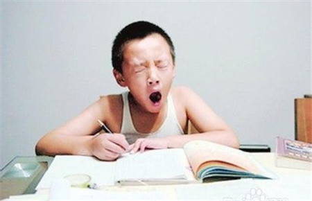 孩子老是不寫作業還玩怎么辦