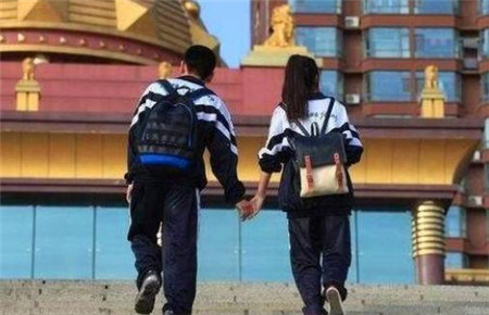 如何對待早戀的孩子