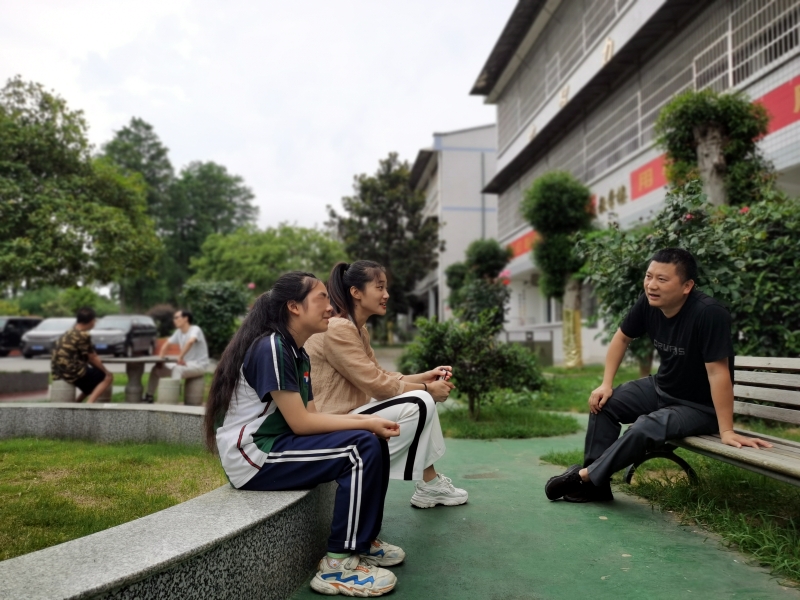 孤僻,青少年封閉式教育學校